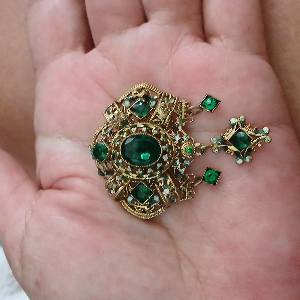 Vintage Gold-Tone Brooch with Emerald Green Stones - Picture 4 of 5